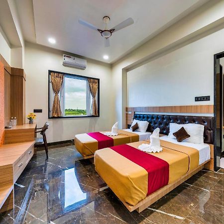 Hotel Chandradeep Regency Dhule Exterior photo