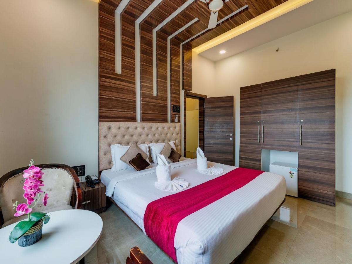 Hotel Chandradeep Regency Dhule Exterior photo