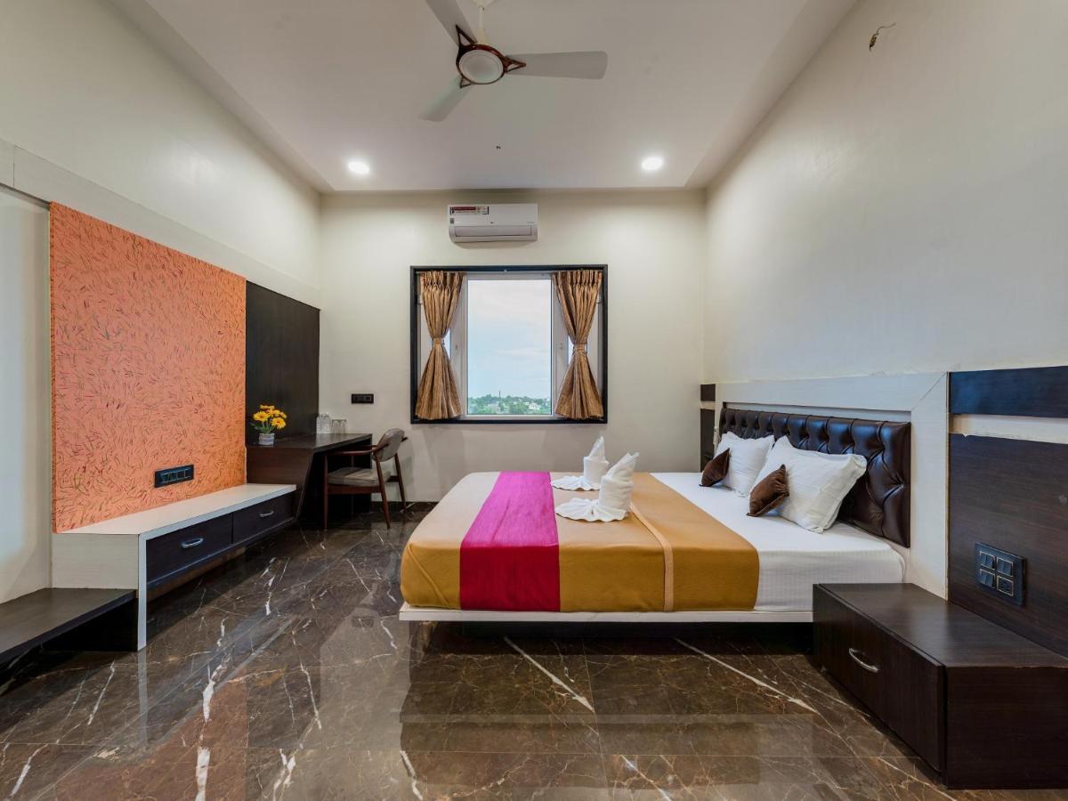Hotel Chandradeep Regency Dhule Exterior photo
