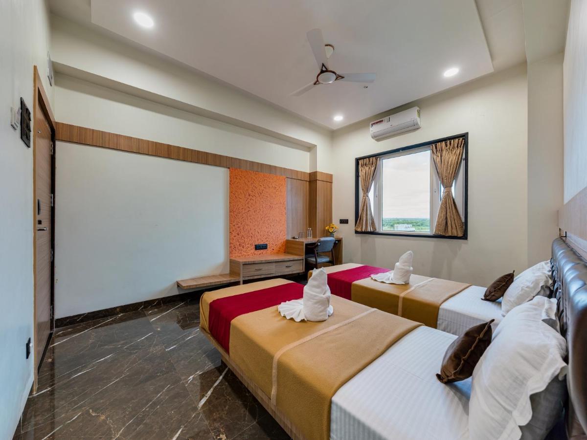 Hotel Chandradeep Regency Dhule Exterior photo