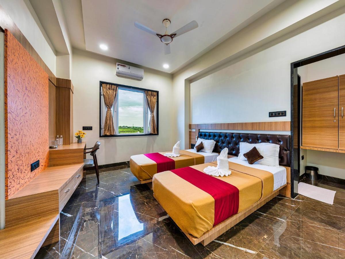 Hotel Chandradeep Regency Dhule Exterior photo