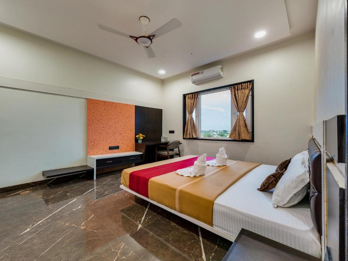 Hotel Chandradeep Regency Dhule Exterior photo